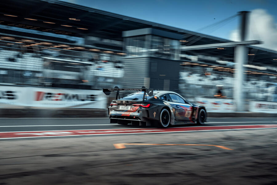 82 Bmw m4 gt3 nurburgring rear tracking pits