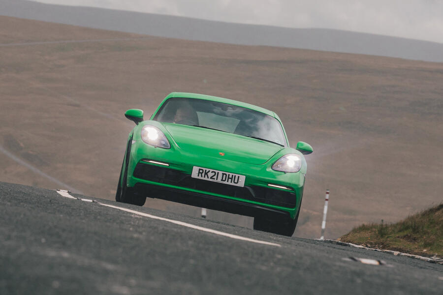 84 Porsche 718 cayman gts 40 front