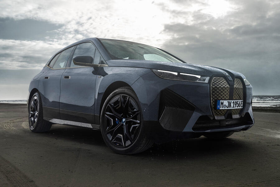 87 Bmw ix m60 2022 reveal static