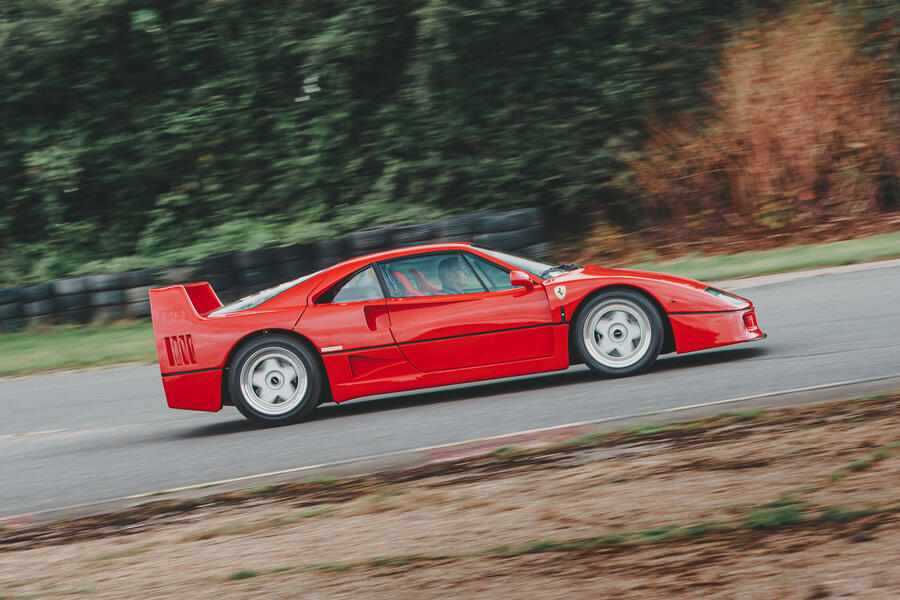 87 Ferrari f40