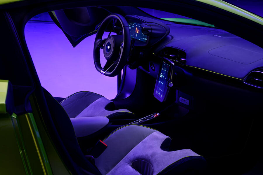 87-mclaren-artura-2021-autocar-images-cabin.jpg?itok=m_8LCr1L