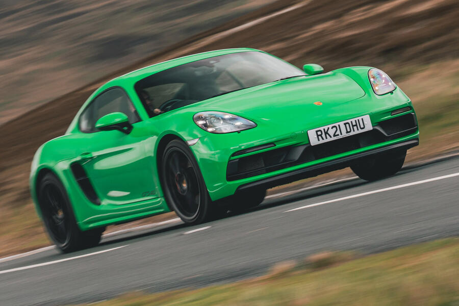 87 Porsche 718 cayman gts 40 side panning