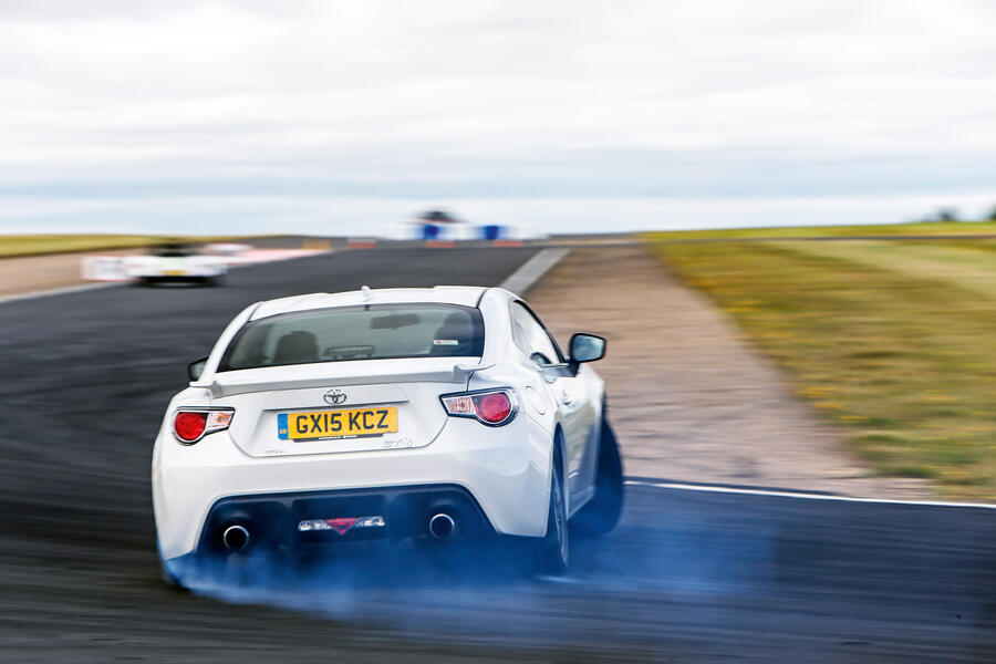 8 Toyota gt86 2015 tracking rear