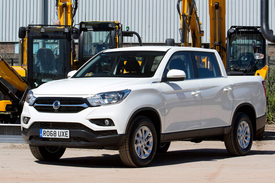 9 Ssangyong musso ex 2019 uk fd static front