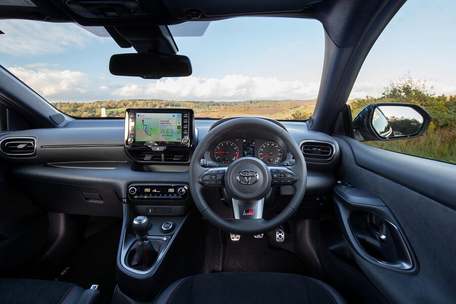 9 Toyota gr yaris 2020 uk fd dashboard