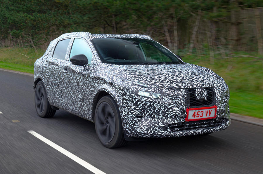 90 Nissan qashqai official prototype images hero front