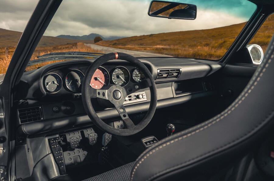 91 Autoart porsche 911 993r 2022 interior detail