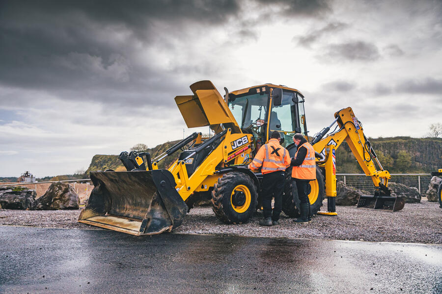 91 Driving jcb diggers 2020 digger