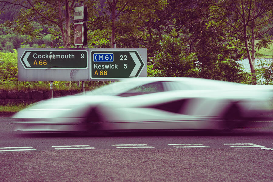 91 Lamborghini countach 2022 blurred side