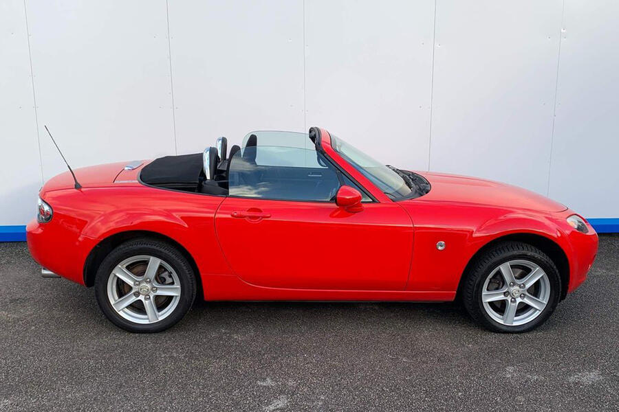 93 Mazda mx5 side profile