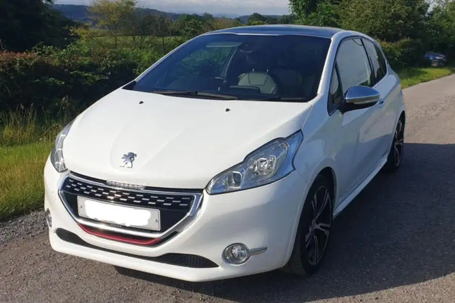 94 Btbwd sept 17 peugeot 208 gti