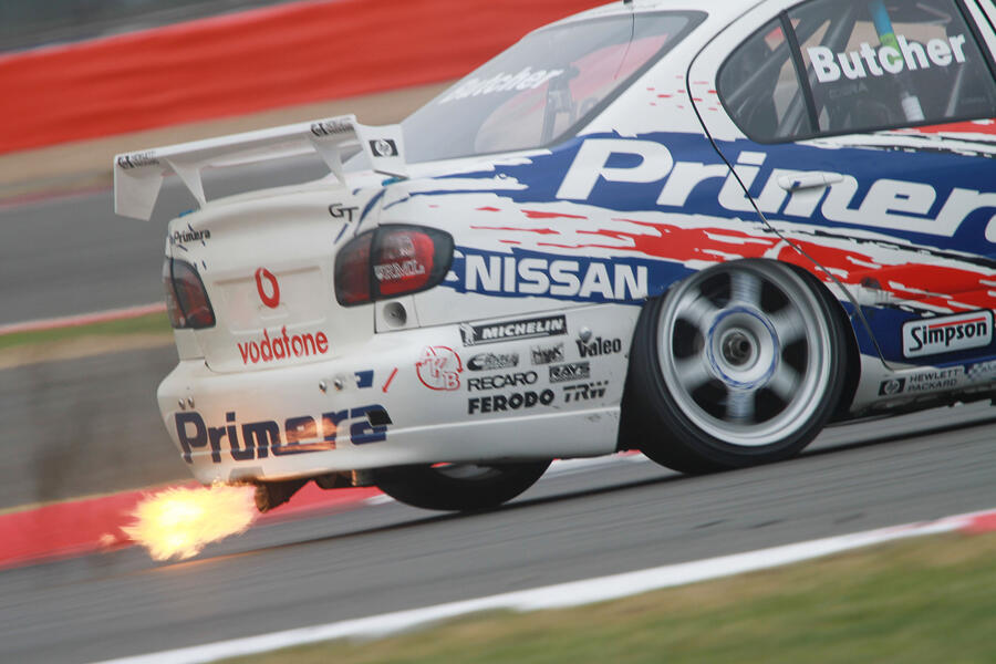 95 30 Years super tourers feature flames