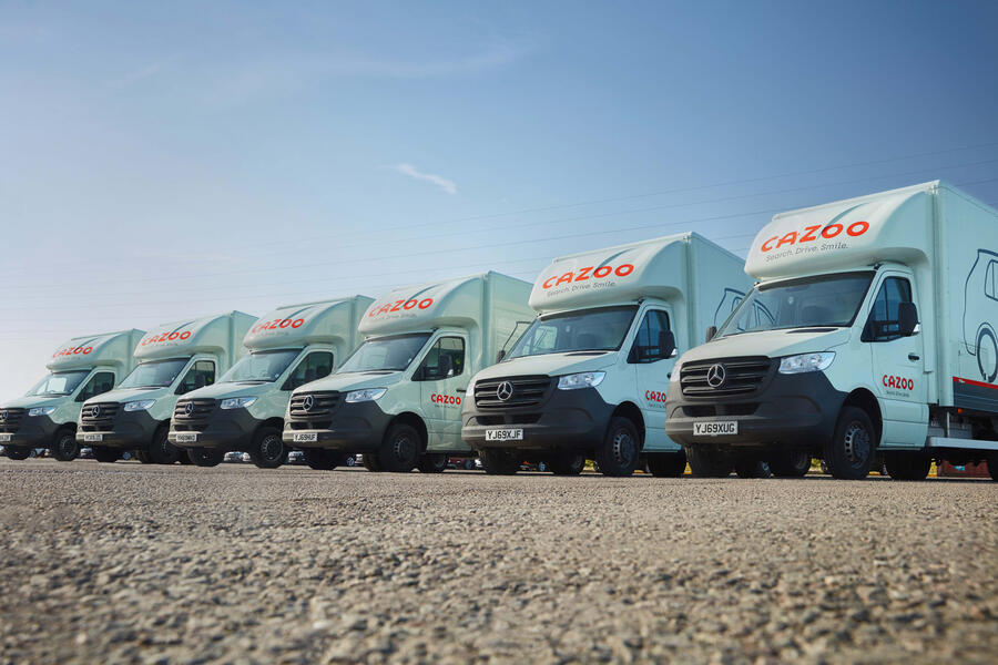 95 Cazoo transporterlineup