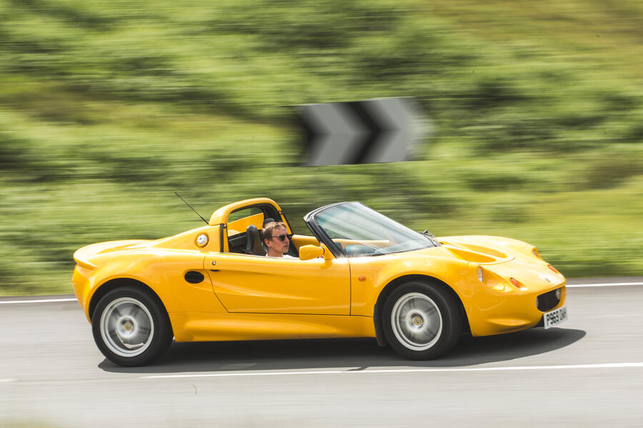 95 Lotus elise side pan