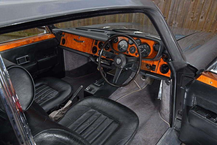 96 Bristol 411 interior