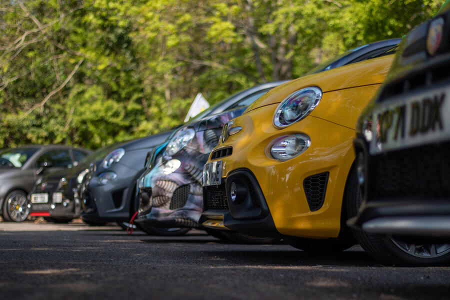 97 Abarth 595 giallo modena front