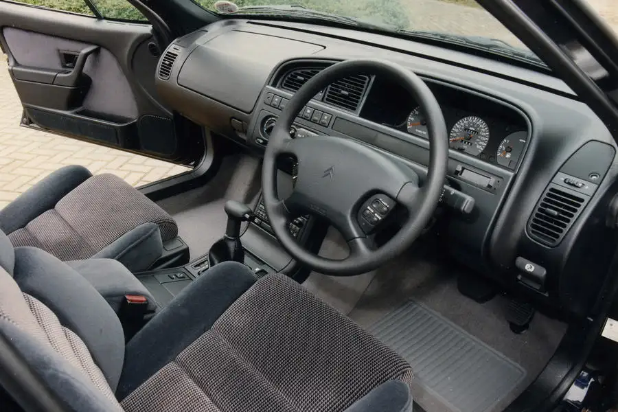 97 Citroen xm ugb 2020 interior