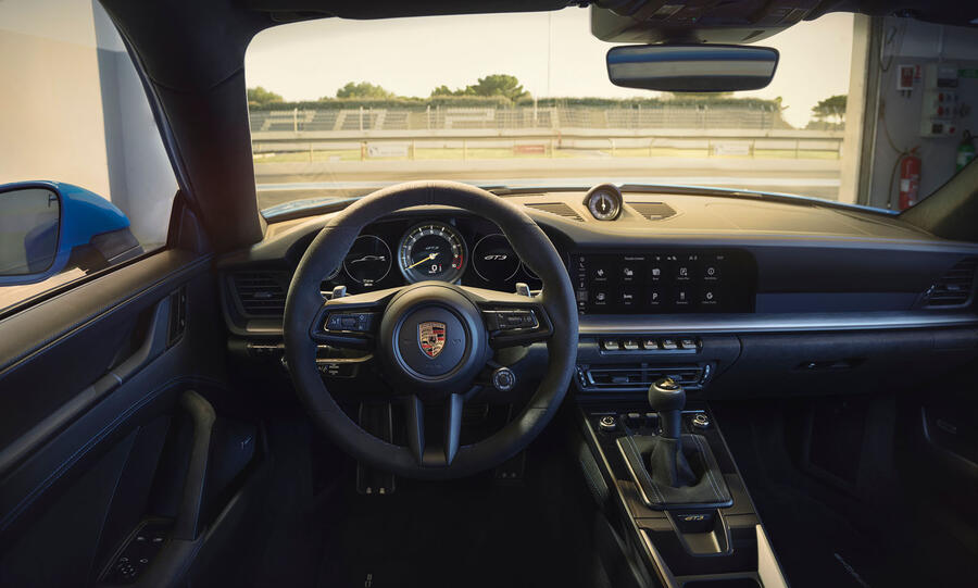 97-porsche-911-gt3-2021-official-images-interior.jpg