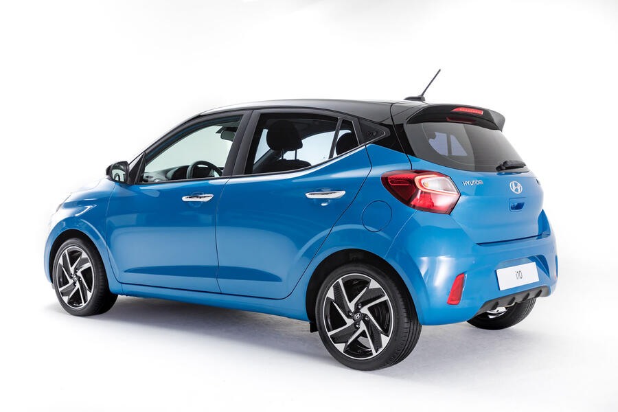 98-hyundai-i10-2019-reveal-studio-rear.j