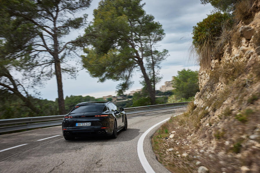 porsche-panamera-prototype-fd-2023-rear-driving
