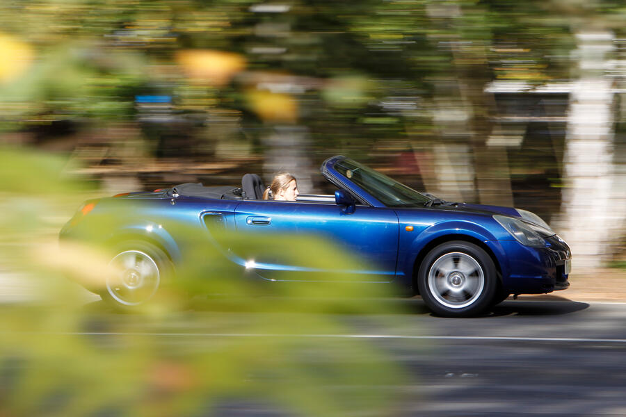 98 Toyota mr2 side panning