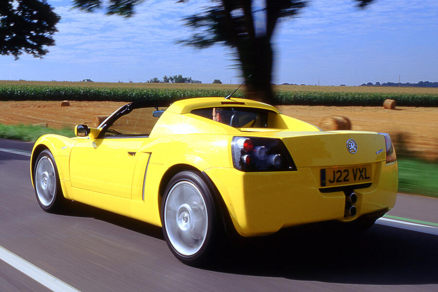 98 Vauxhall vx220 rear quarter tracking