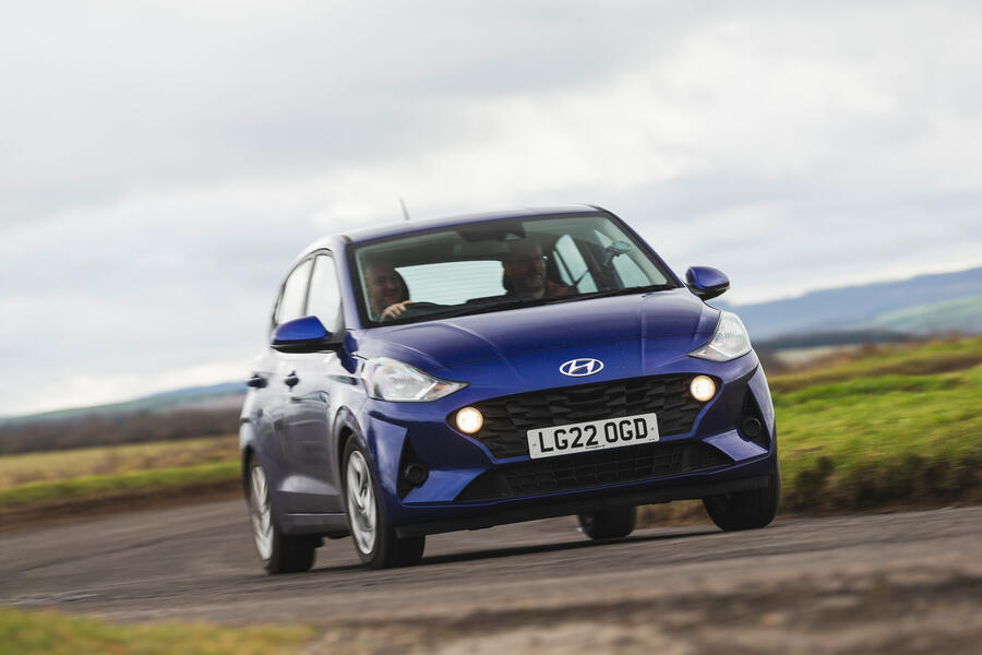 Hyundai i10 driving â€“ front