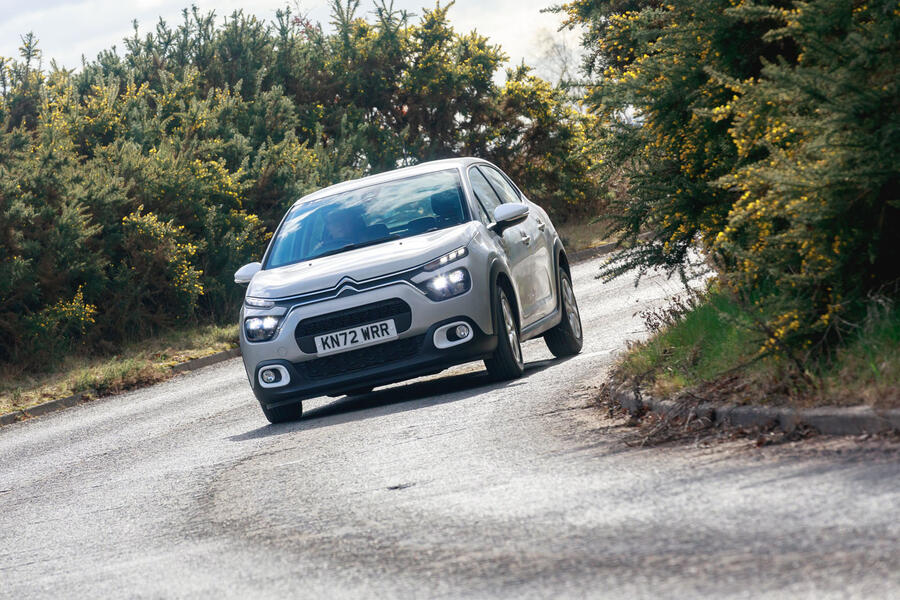 Citroën C3 Vous devant les courbes