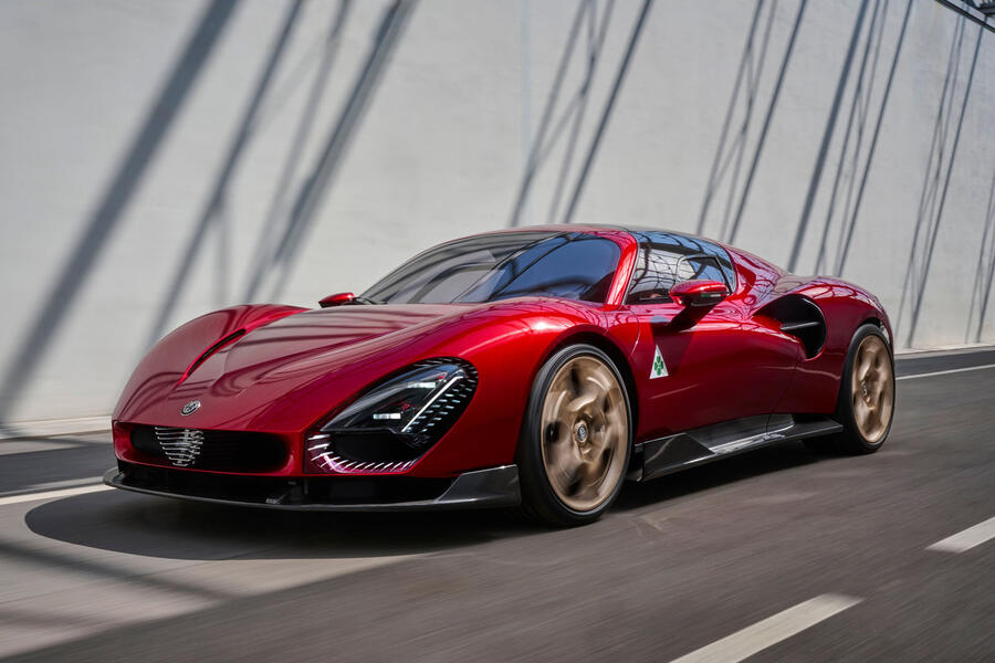 Red Alfa Romeo 33 Stradale â€“ front quarter driving