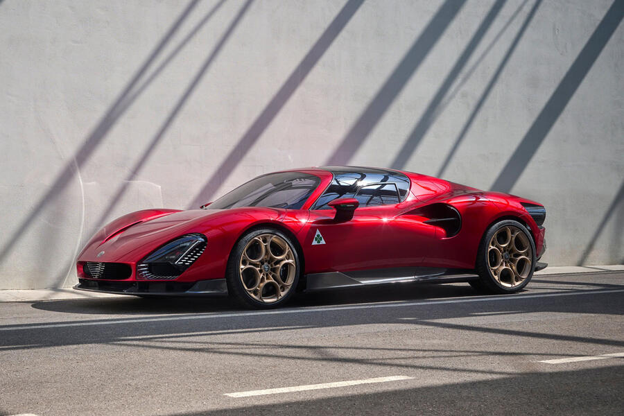 Red Alfa Romeo 33 Stradale with gold wheels – side static