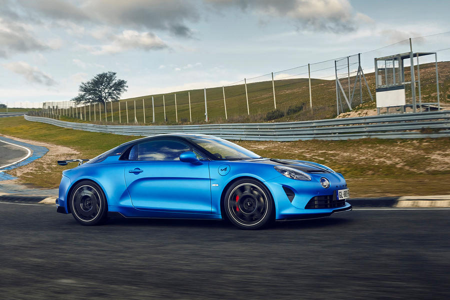 Alpine a110r first drive 2023 03 front cornering 0