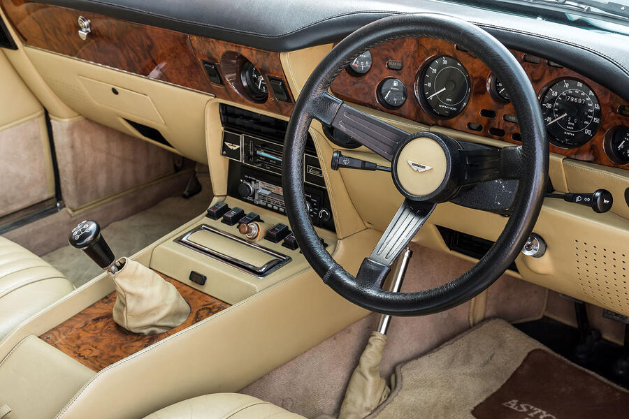 Aston martin v8 interior