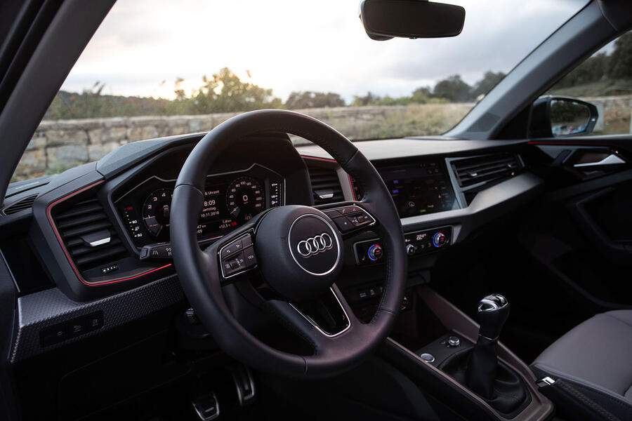 Audi a1 салон