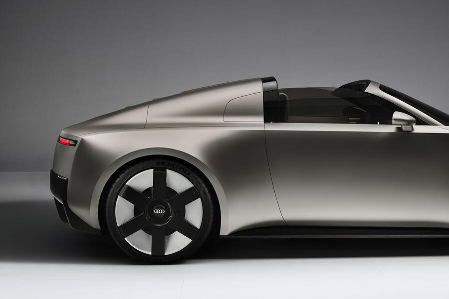 Audi Concept C roof open â€“ side
