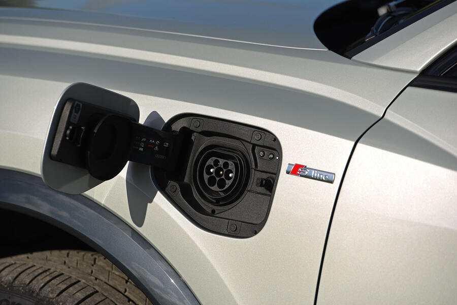 Audi q3 sportback phev 2022 charging port