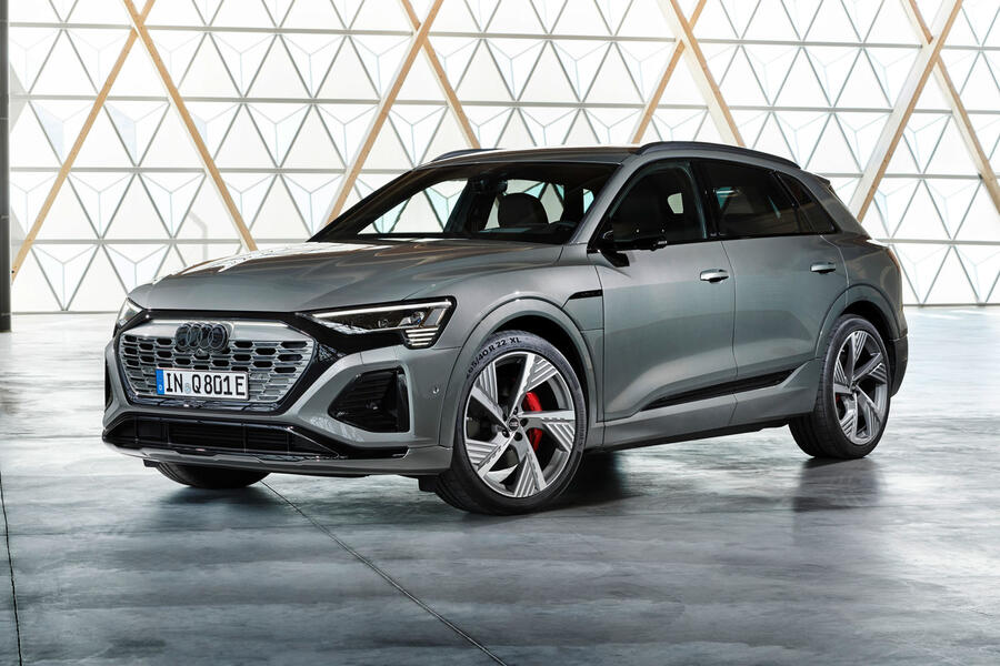 Audi q8 e tron 2023 front quarter static