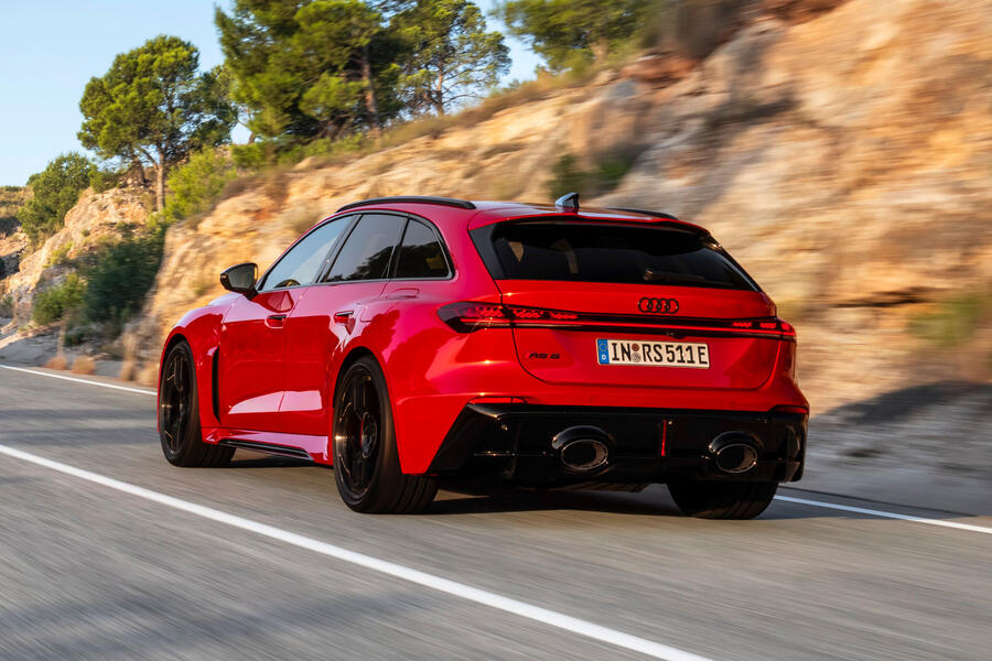 Audi RS5 Avant rear quarter tracking