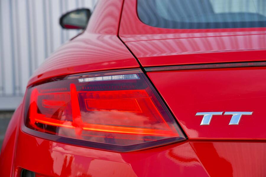Audi tt rear tail lamp