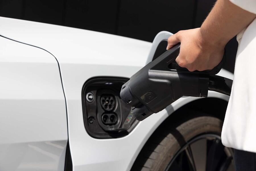 Audi e tron gt charging