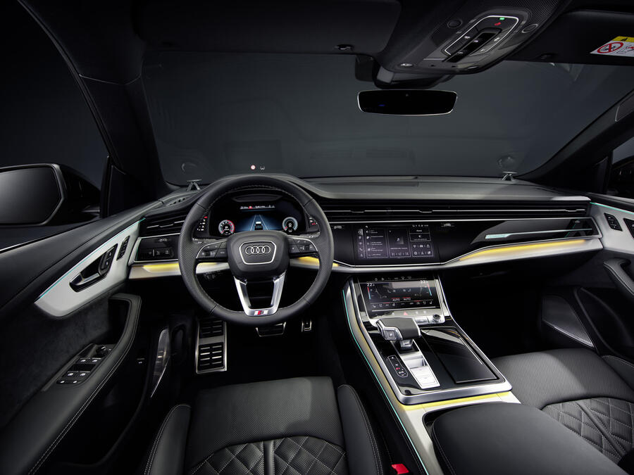 audi q8 front cabin