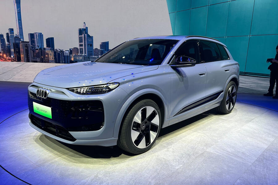 Audi Q6 L at Beijing motor show â€“ front