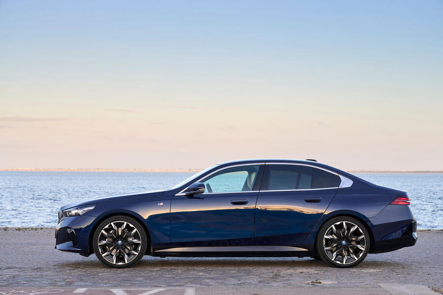 Bmw i5 edrive40 review 2023 21 static side profile 0