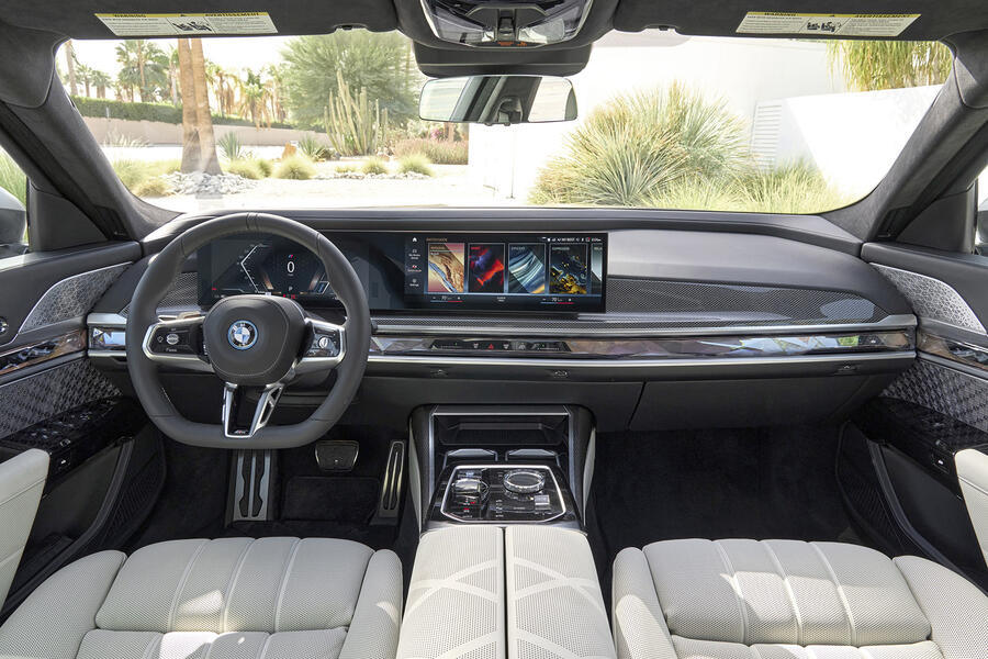 Bmw i7 08 dashboard