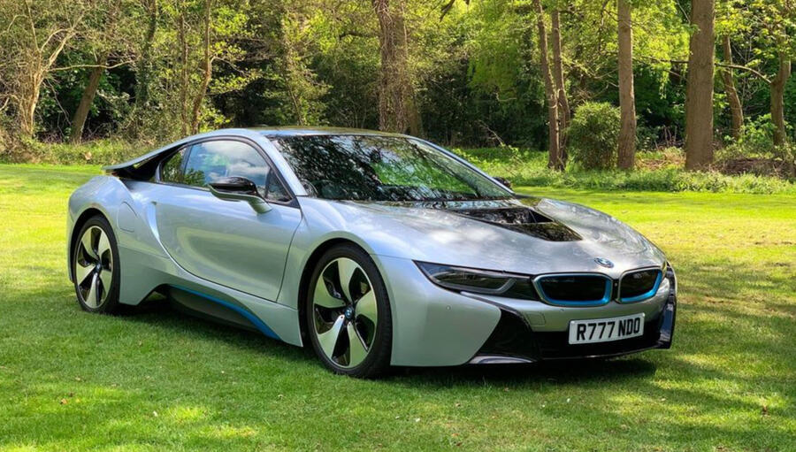 Bmw i8 front quarter