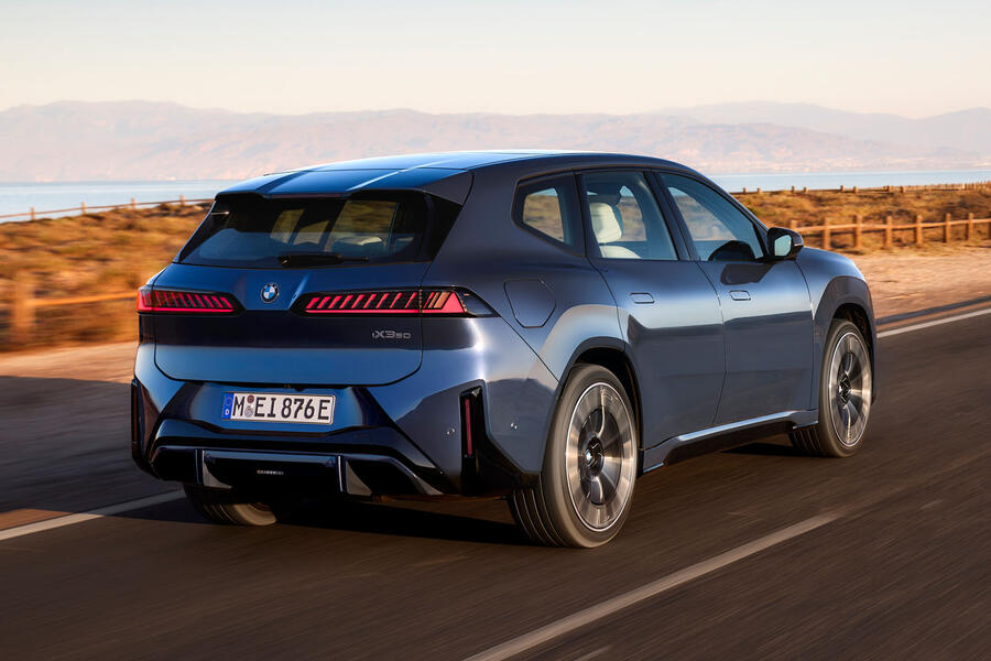 BMW iX3 rear quarter tracking