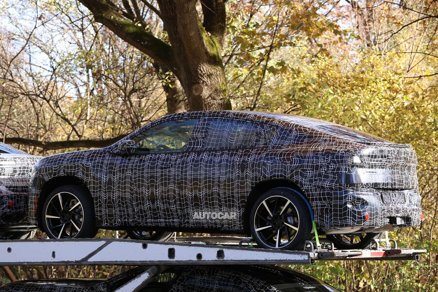 BMW iX4 in camo – rear quarter