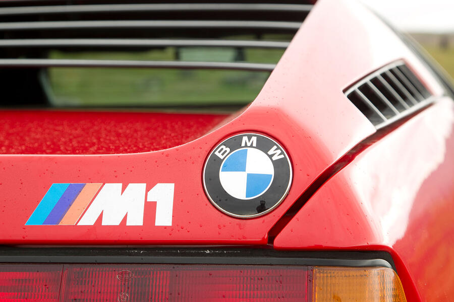 Bmw m1 badge