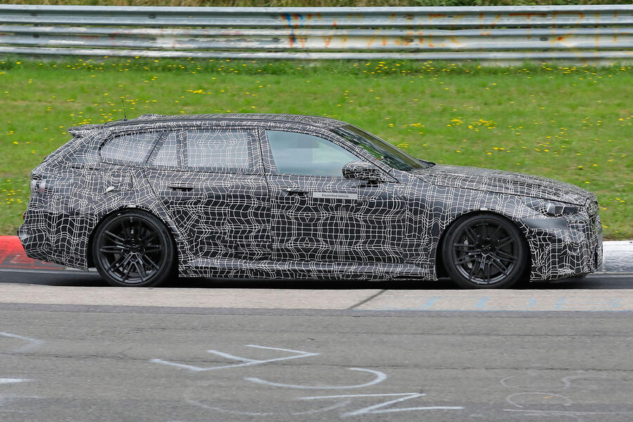 Bmw m5 touring side