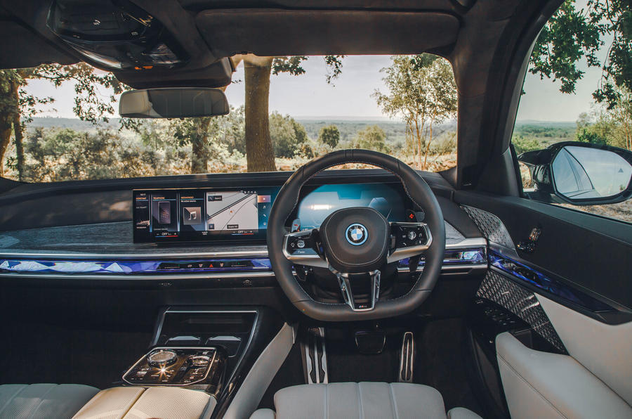 Bmw m760e front interior 0