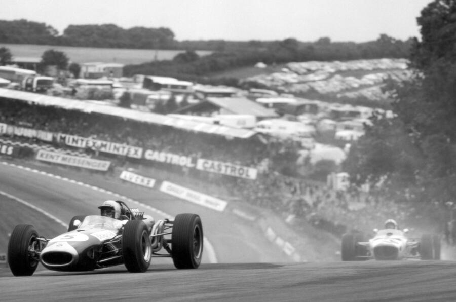 Brabhamleadsmclaren1966